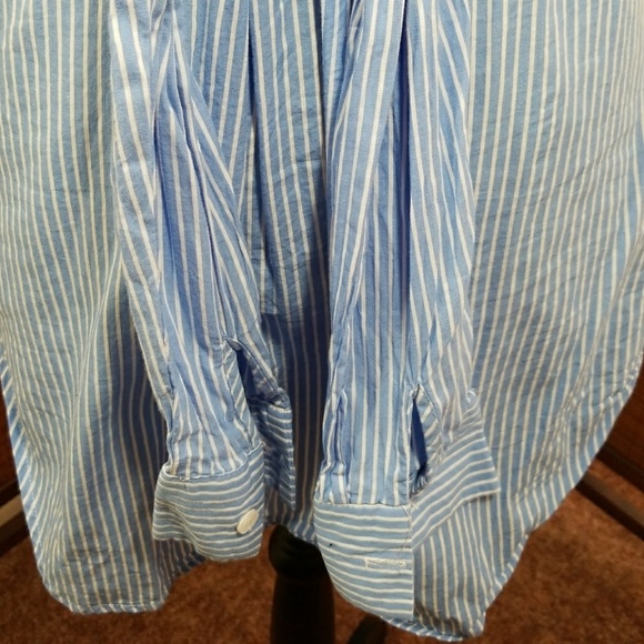 Striped Button Down Sleevesless Top - Picture 7 of 8
